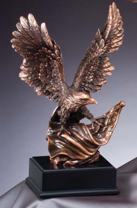 Bronze Eagle Statue With American Flag RFB810